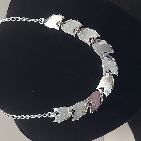 Elegant Silver and Cream Leaf  Lucite Necklace - Picture 5 of 5